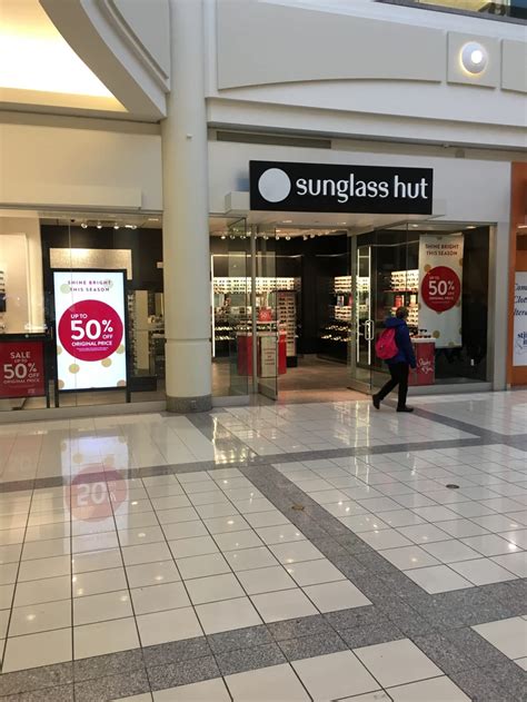 Sunglass Hut, 1116.